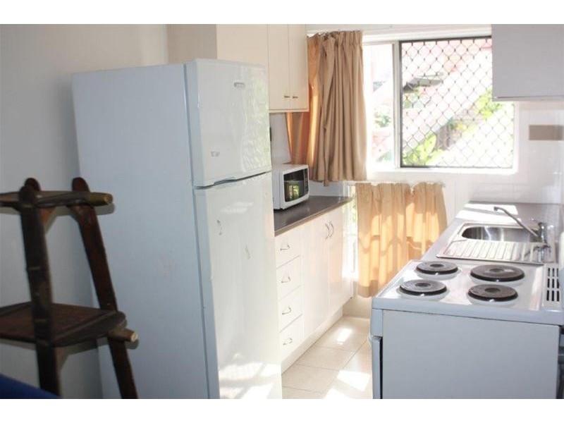 4/5 Leonard Avenue, Surfers Paradise QLD 4217