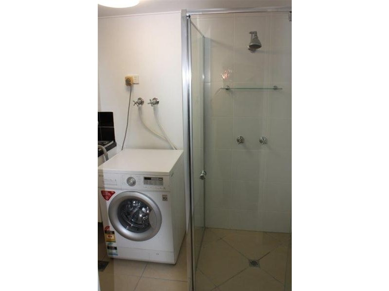 3/8 Elizabeth Avenue, Broadbeach QLD 4218