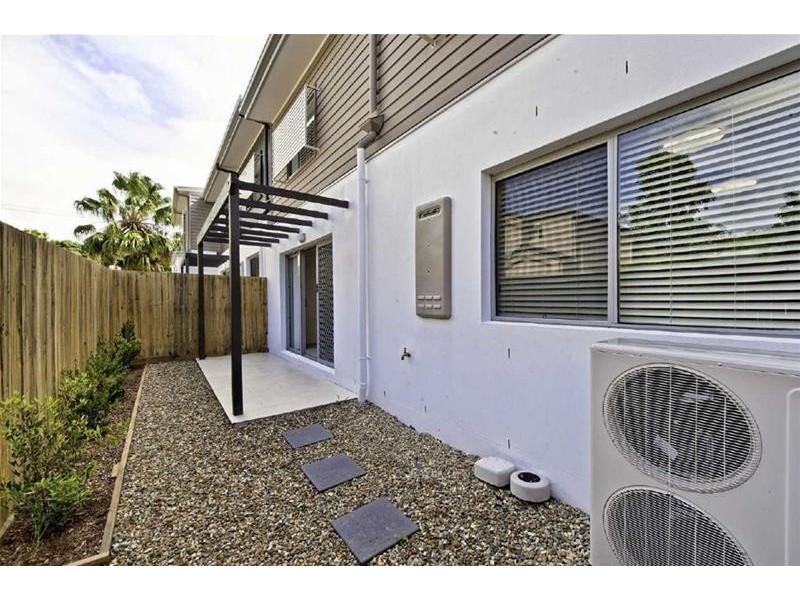 3/119 Eugaree Street, Southport QLD 4215