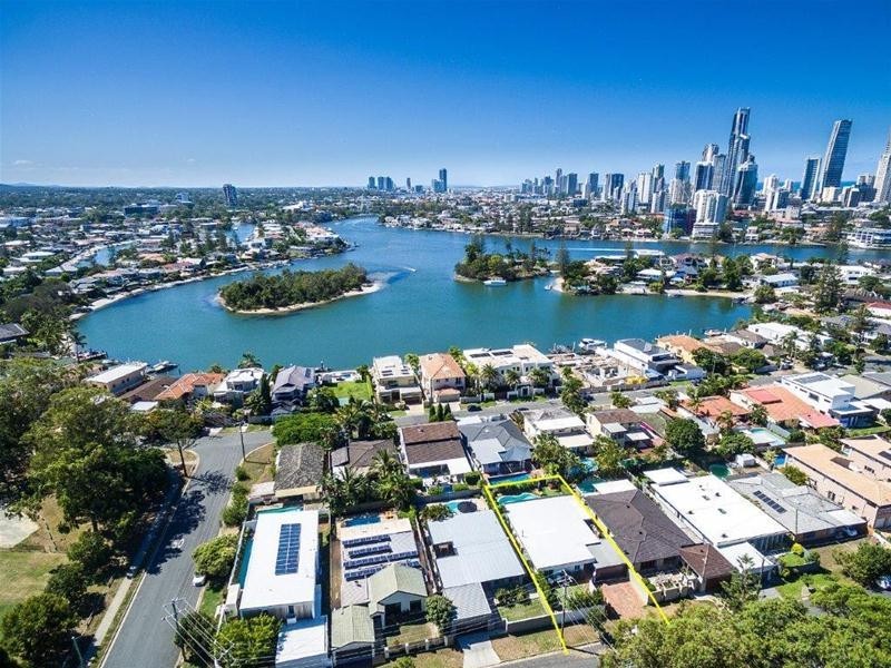 53 St Andrews Avenue, Isle Of Capri QLD 4217