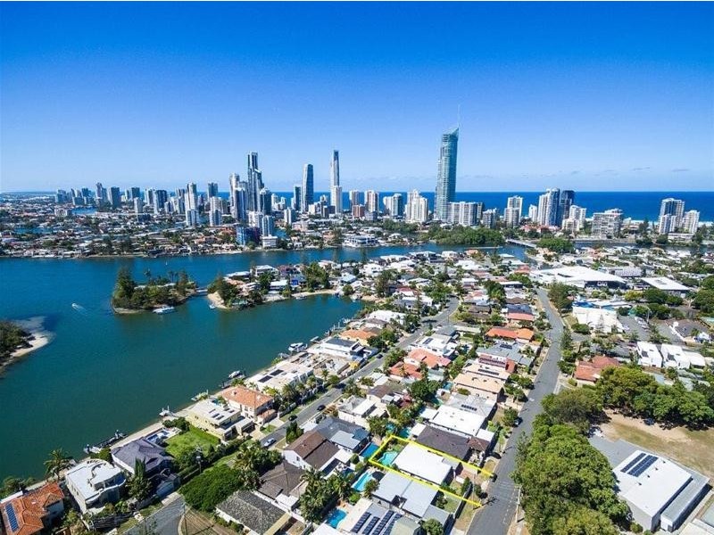 53 St Andrews Avenue, Isle Of Capri QLD 4217