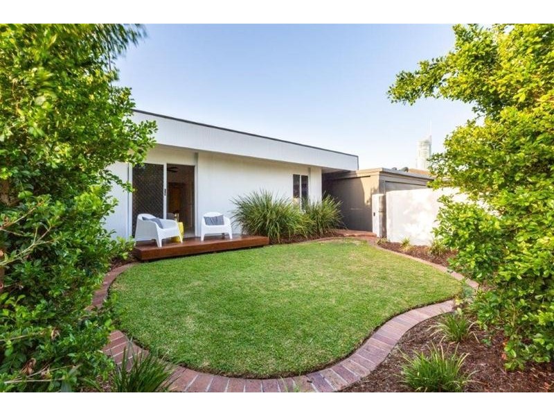 53 St Andrews Avenue, Isle Of Capri QLD 4217