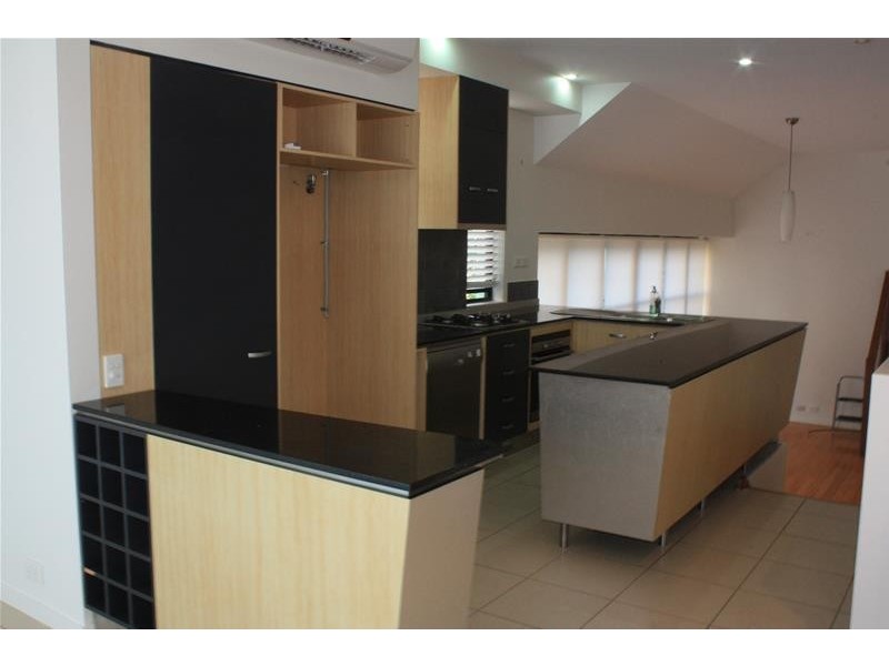 2/82 Albatross Avenue, Mermaid Beach QLD 4218