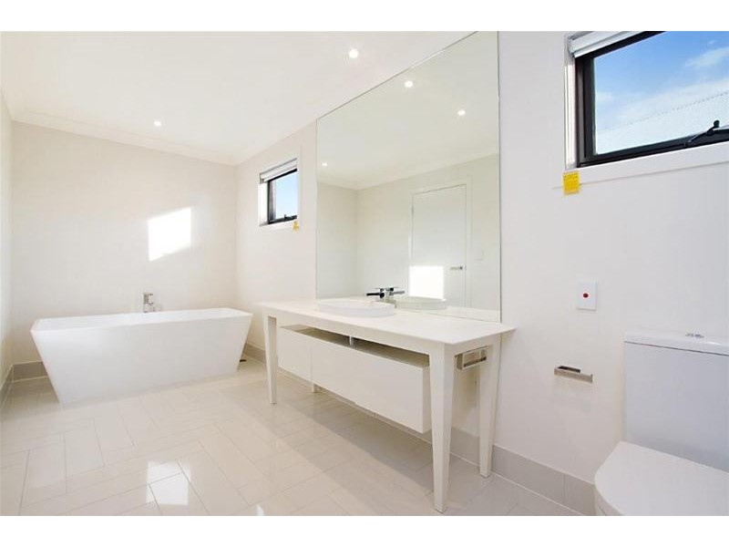 66B Sunrise Boulevard, Surfers Paradise QLD 4217
