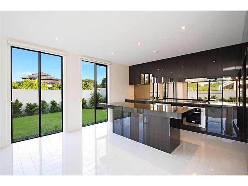 66B Sunrise Boulevard, Surfers Paradise QLD 4217