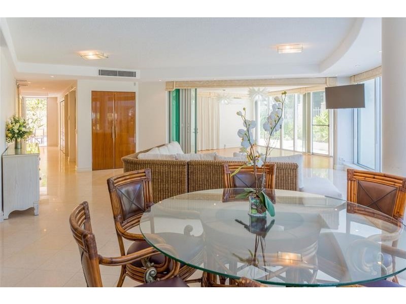 30 Garfield Terrace, Surfers Paradise QLD 4217