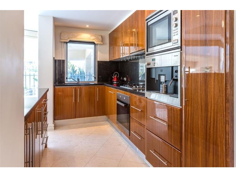 30 Garfield Terrace, Surfers Paradise QLD 4217