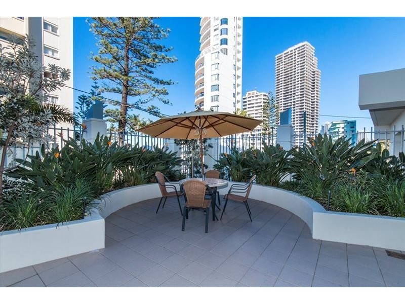 30 Garfield Terrace, Surfers Paradise QLD 4217