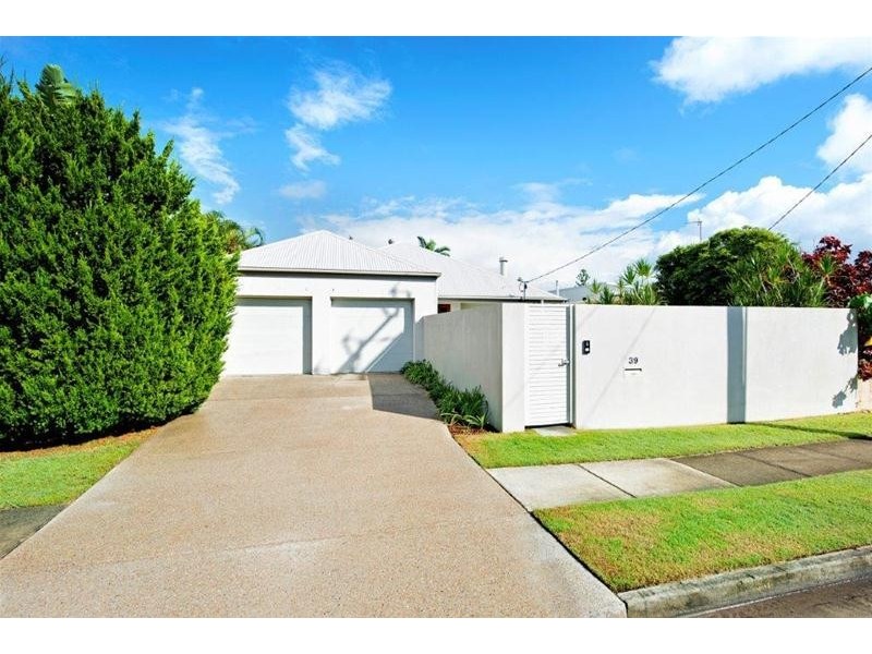 39 Brindisi Avenue, Isle Of Capri QLD 4217