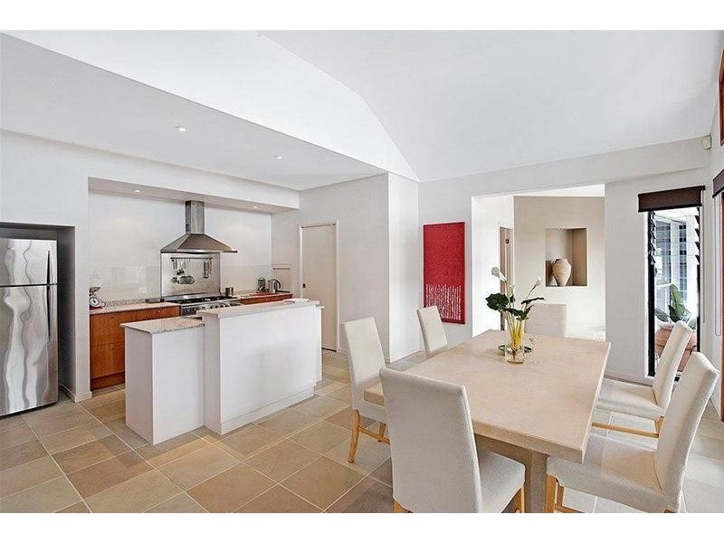 39 Brindisi Avenue, Isle Of Capri QLD 4217