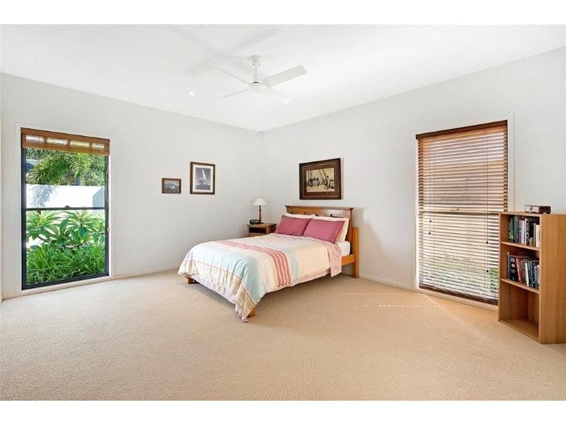 39 Brindisi Avenue, Isle Of Capri QLD 4217