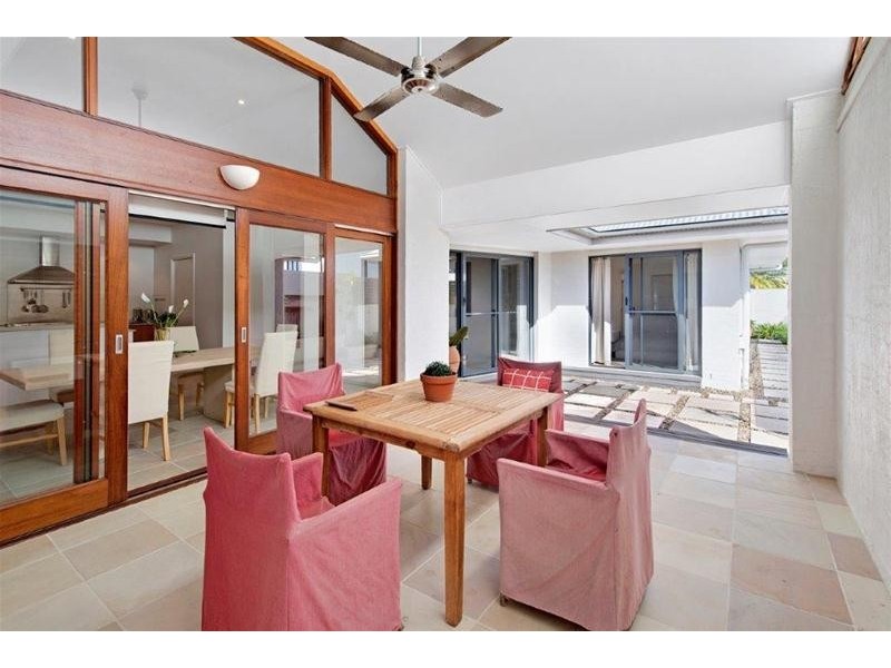 39 Brindisi Avenue, Isle Of Capri QLD 4217