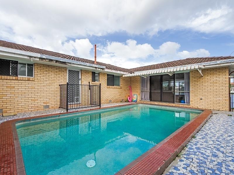 26 Sunset Boulevard, Surfers Paradise QLD 4217