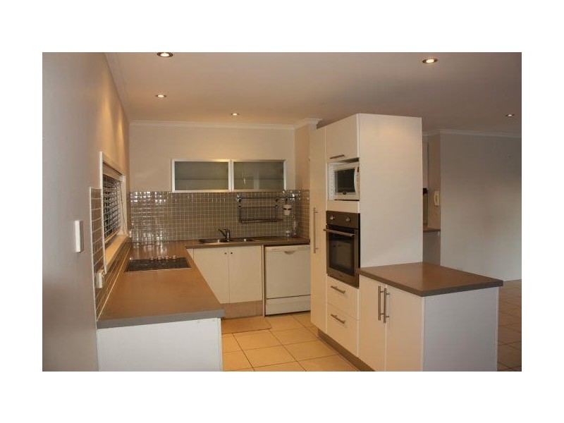 111 Rio Vista Boulevard, Broadbeach Waters QLD 4218