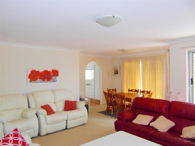 4 Fern Street, Surfers Paradise QLD 4217