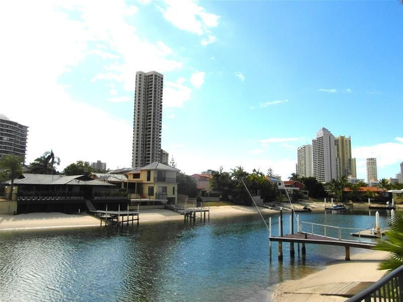 17 Seafarer Court, Paradise Waters QLD 4217