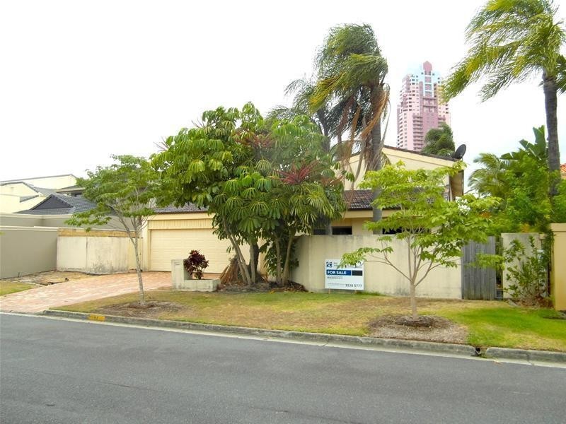 17 Seafarer Court, Paradise Waters QLD 4217