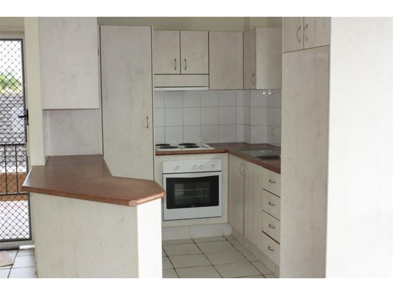 15 Darrambal Street, Chevron Island QLD 4217