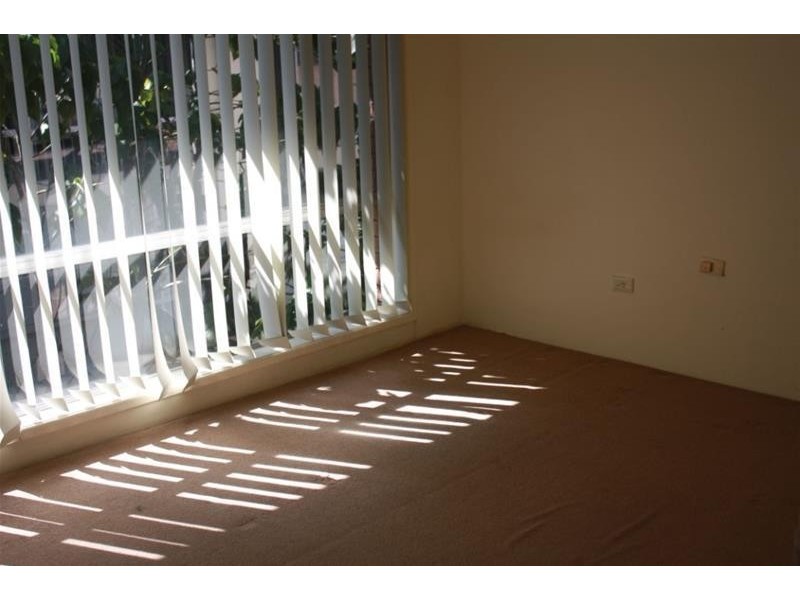 15 Darrambal Street, Chevron Island QLD 4217