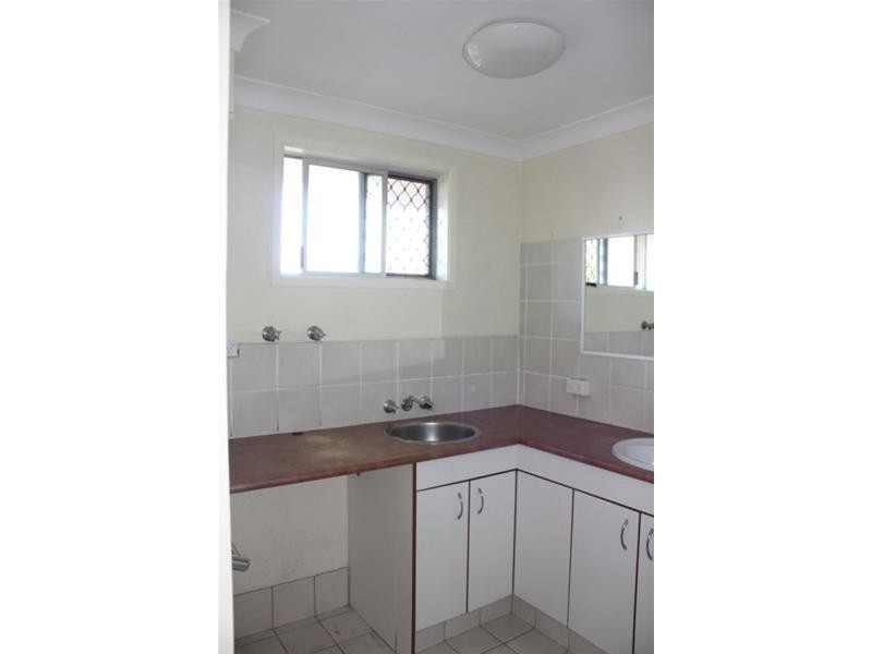 15 Darrambal Street, Chevron Island QLD 4217