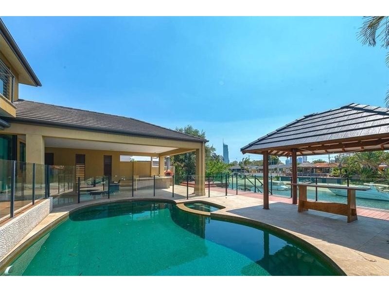 29 Rapallo Avenue, Isle Of Capri QLD 4217