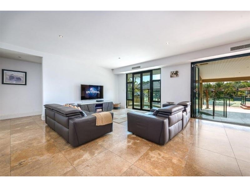 29 Rapallo Avenue, Isle Of Capri QLD 4217