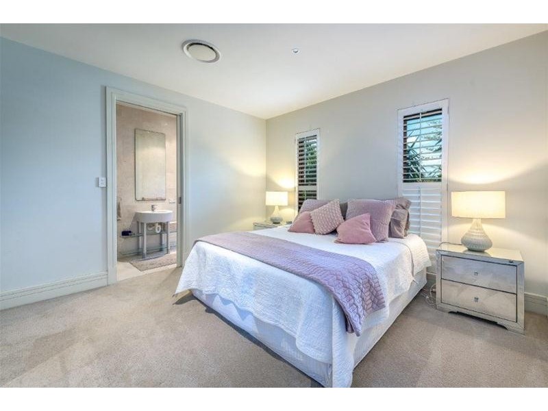 29 Rapallo Avenue, Isle Of Capri QLD 4217