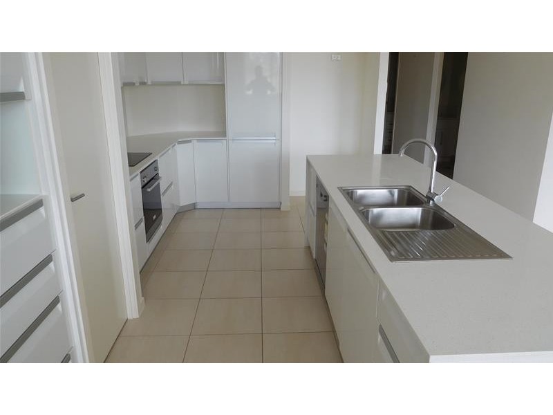 31 Loder Street, Biggera Waters QLD 4216