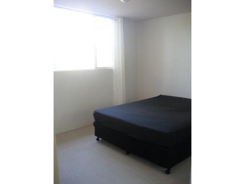 12 Leonard Avenue, Surfers Paradise QLD 4217