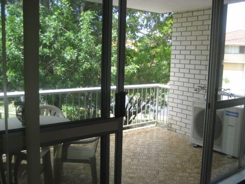 12 Leonard Avenue, Surfers Paradise QLD 4217