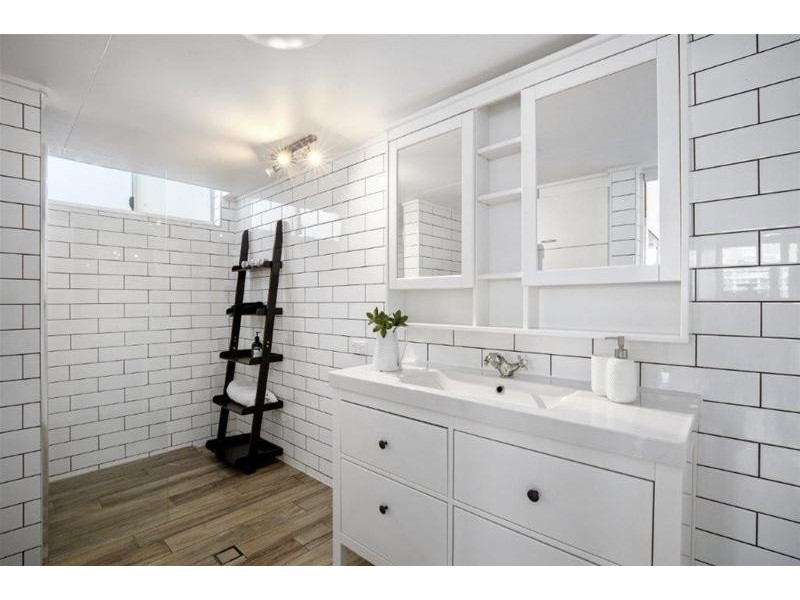 123/40 Watson Esplanade, Surfers Paradise QLD 4217