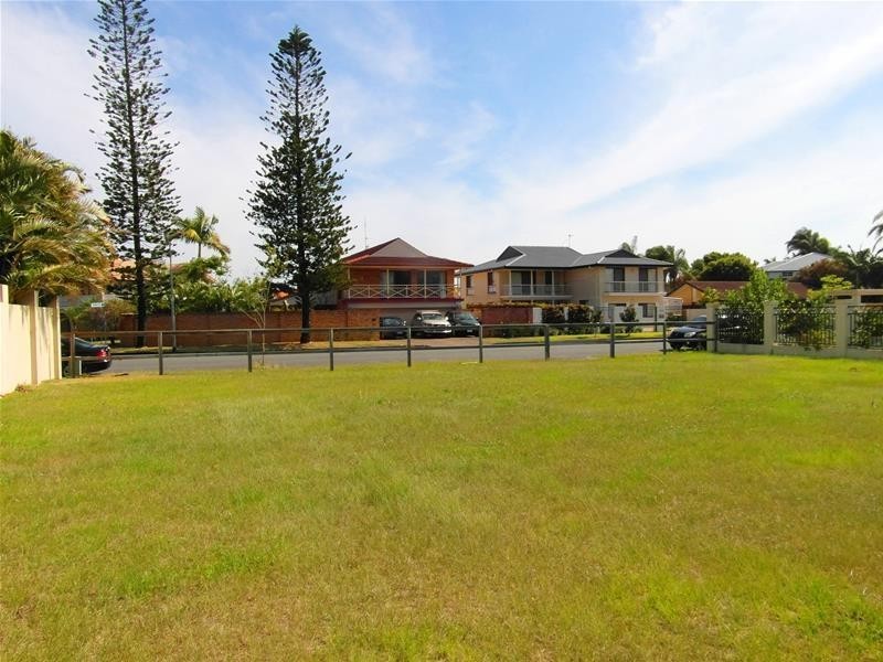 55 Commodore Drive, Paradise Waters QLD 4217