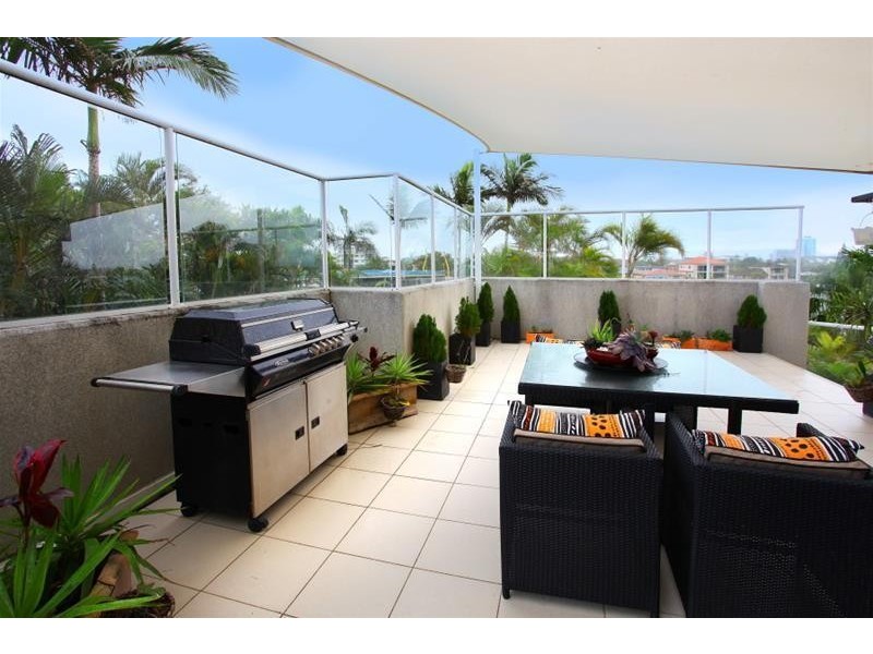20 Riverview Parade ‘Solitaire Riverside’ Budds Beach, Surfers Paradise QLD 4217