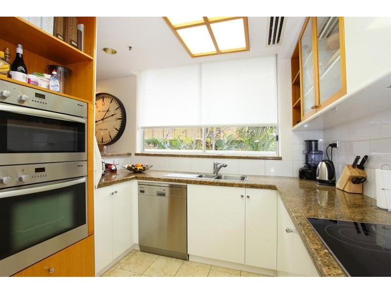 20 Riverview Parade ‘Solitaire Riverside’ Budds Beach, Surfers Paradise QLD 4217