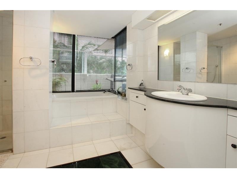 20 Riverview Parade ‘Solitaire Riverside’ Budds Beach, Surfers Paradise QLD 4217
