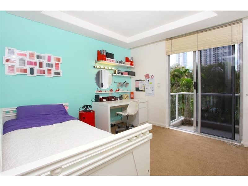 20 Riverview Parade ‘Solitaire Riverside’ Budds Beach, Surfers Paradise QLD 4217