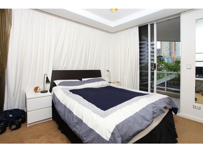 20 Riverview Parade ‘Solitaire Riverside’ Budds Beach, Surfers Paradise QLD 4217