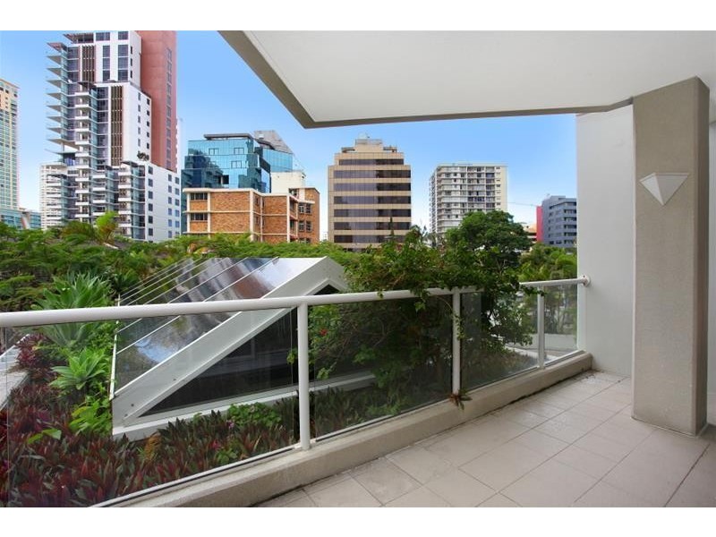 20 Riverview Parade ‘Solitaire Riverside’ Budds Beach, Surfers Paradise QLD 4217