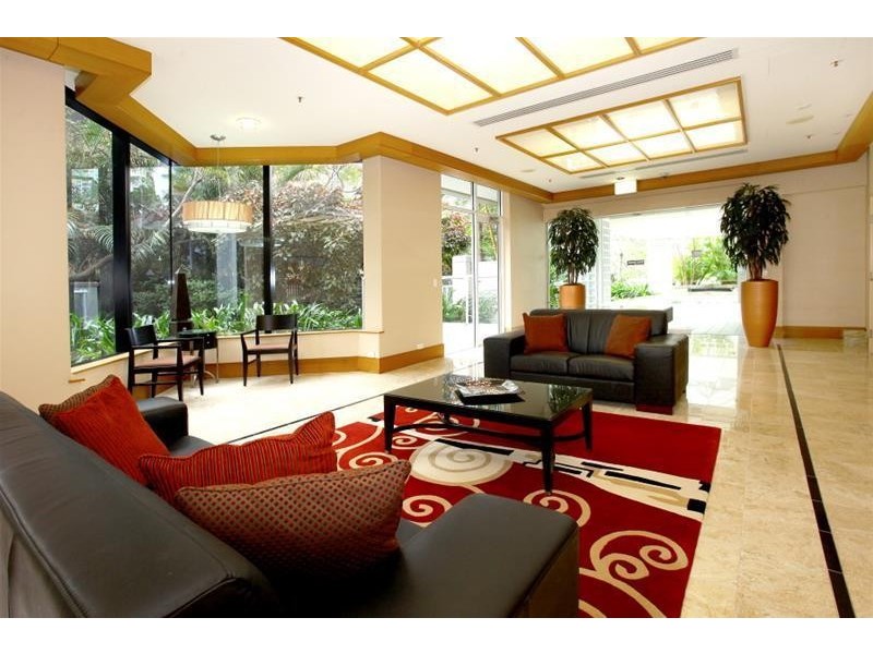 20 Riverview Parade ‘Solitaire Riverside’ Budds Beach, Surfers Paradise QLD 4217