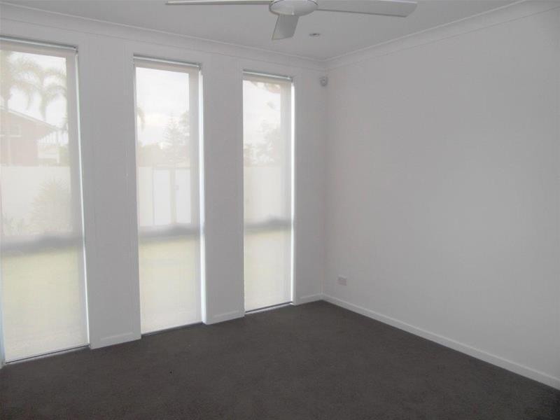 16 Admiralty Drive, Paradise Waters QLD 4217