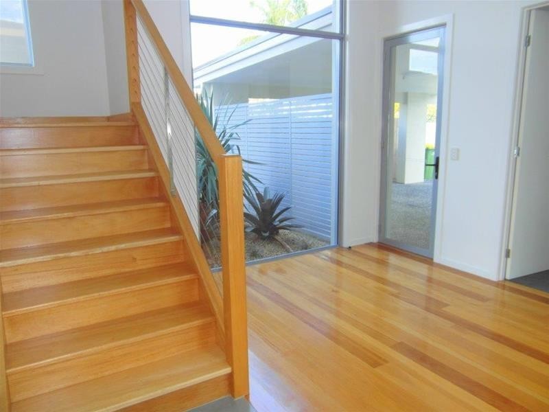 16 Admiralty Drive, Paradise Waters QLD 4217