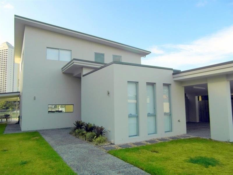 16 Admiralty Drive, Paradise Waters QLD 4217