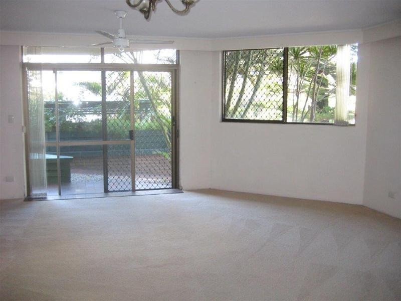 1/186 Ferny Avenue, Surfers Paradise QLD 4217