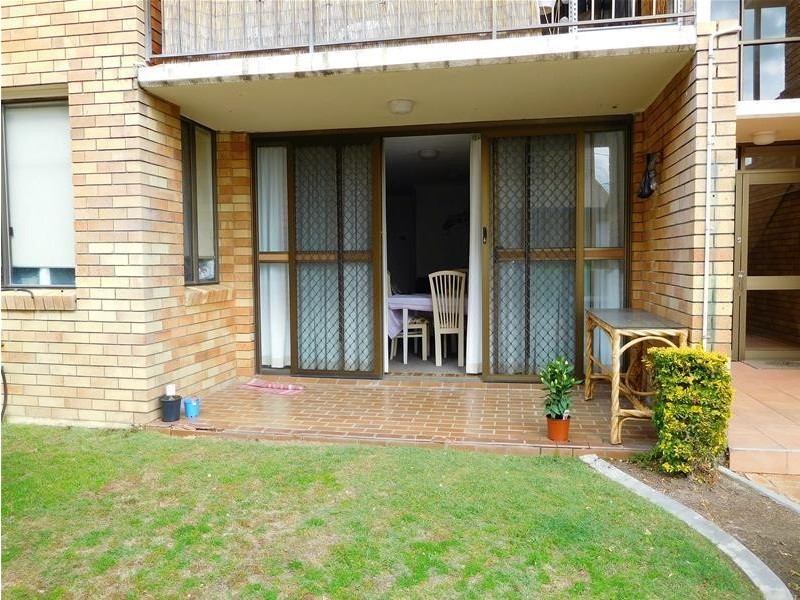 11 Stanhill Drive, Chevron Island QLD 4217