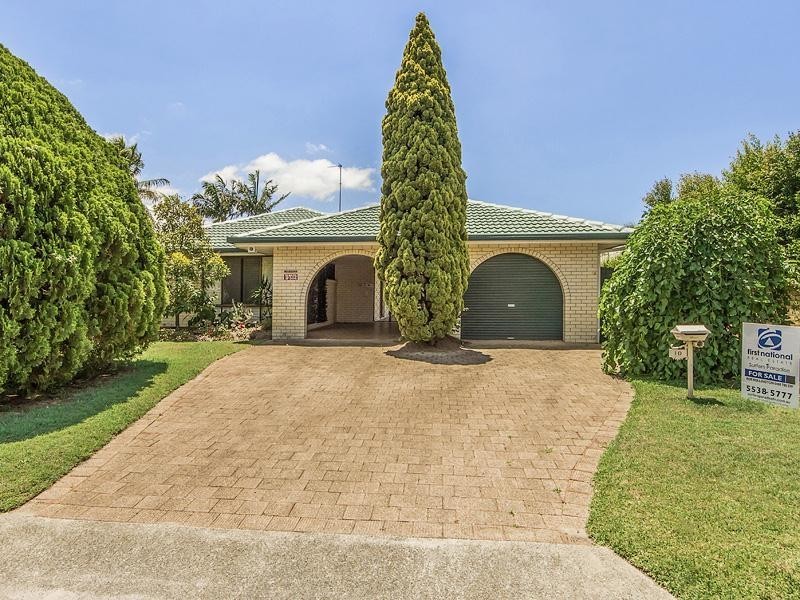 10 La Spezia Court, Isle Of Capri QLD 4217