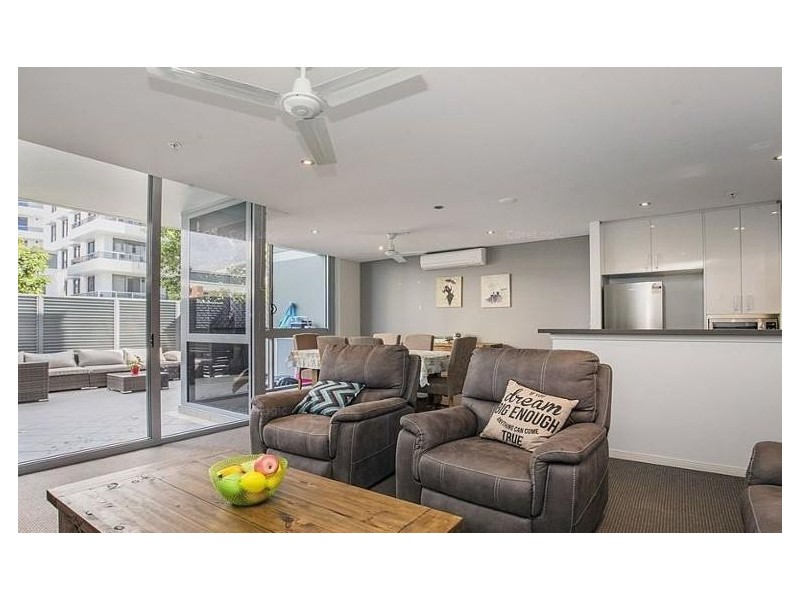 407/4 Como Crescent, Southport QLD 4215