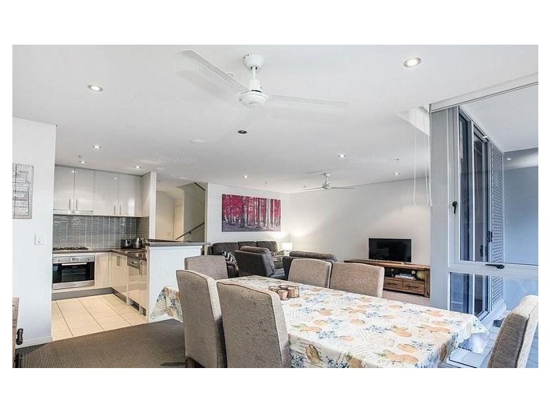 407/4 Como Crescent, Southport QLD 4215