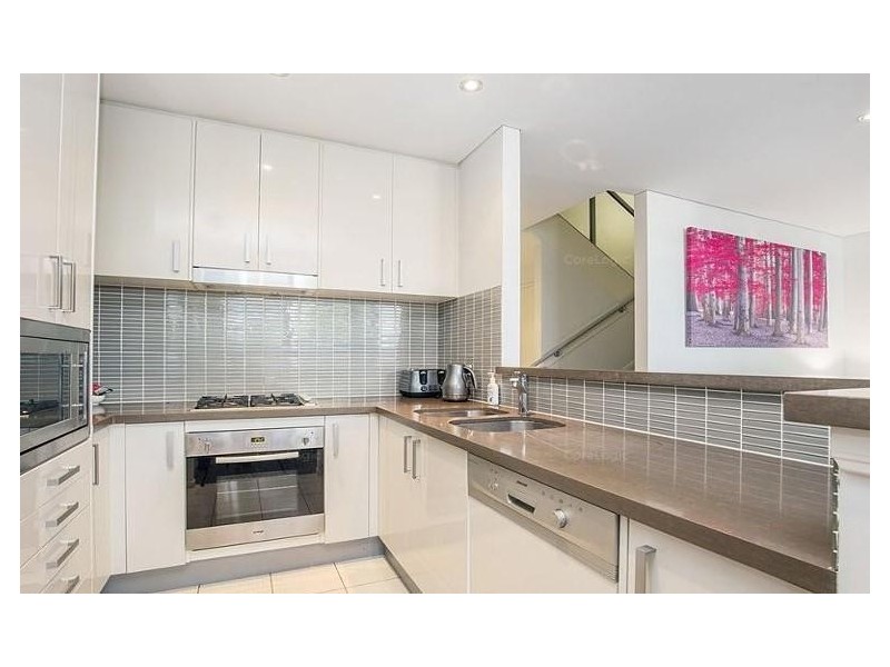 407/4 Como Crescent, Southport QLD 4215