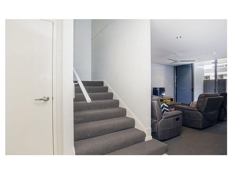 407/4 Como Crescent, Southport QLD 4215