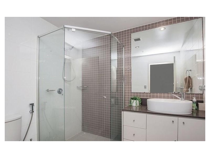 407/4 Como Crescent, Southport QLD 4215